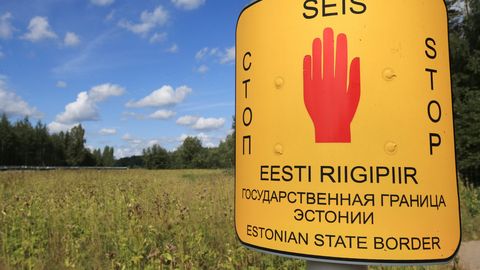 "Не исключено даже полное закрытие границы": жители Эстонии готовятся к 24 февраля
