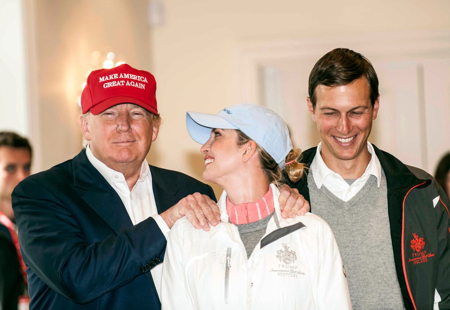 Vasakult: Donald Trump, Ivanka Trump ja Jared Kushner.