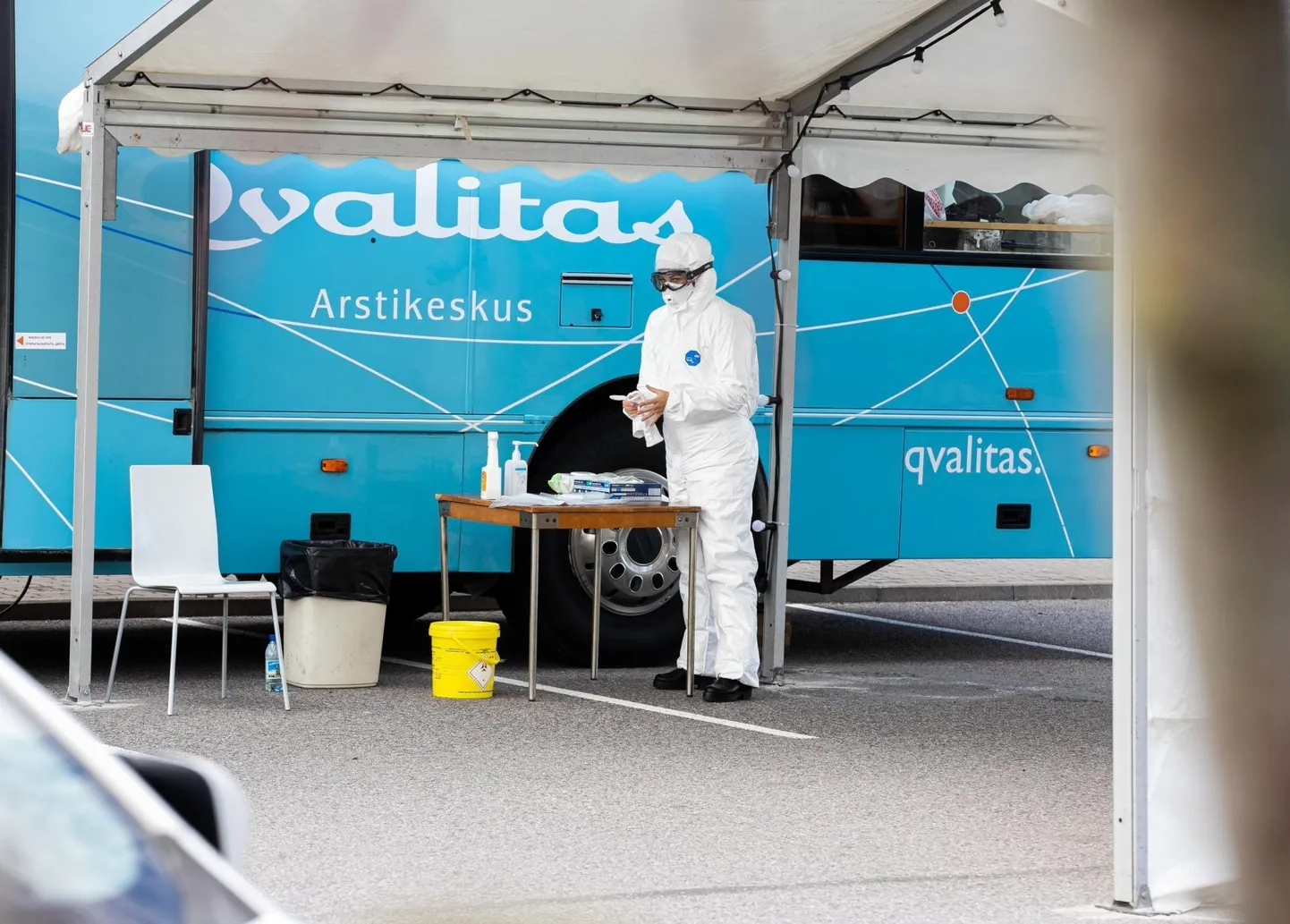 Qvalitas lõpetab täna drive-in-testimisega, edaspidi pääseb perearsti saatekirjaga proovi tegema Suur-Sepa 14 majas.