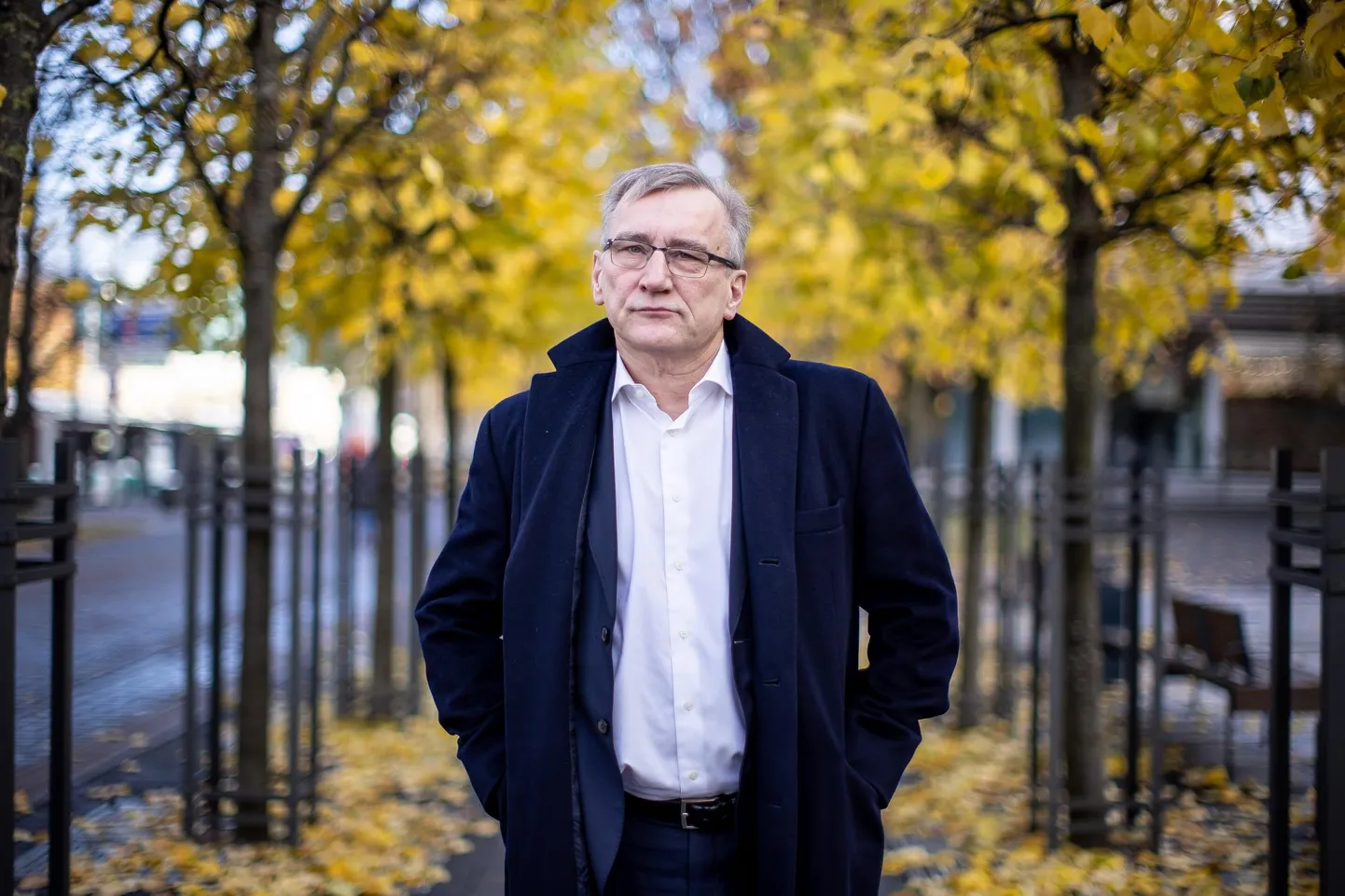 Kui endine peaminister ja Euroopa Kontrollikoja liige Juhan Parts eelmise nädala neljapäeval intervjuule tuli, mõtles ta enda sõnul sellele, kuidas valitsust kaitsta, aga jäi hätta. Partsi hinnangul on valitsus teinud kõik valesti. Sellest hoolimata pole ta valmis ise peaministriks hakkama, kui asjad kuidagi nii peaks kujunema. Siiski lubab ta, et Eesti poliitikasse naasmise ettepanekut ta üleolevalt tagasi ei lükkaks.