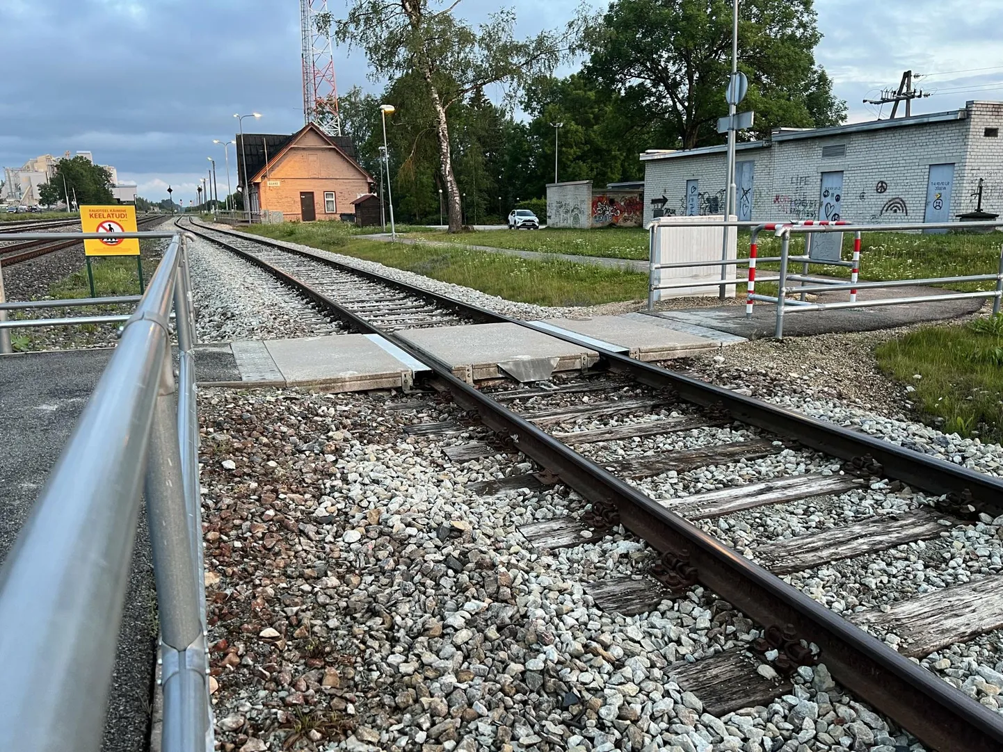 Laupäeval hukkus Rakke jaama ülekäigukohal rongilt löögi saanud vanem meesterahvas. Kella 22.30 paiku olid operatiivteenistuste töötajad juba sündmuskohalt lahkunud.