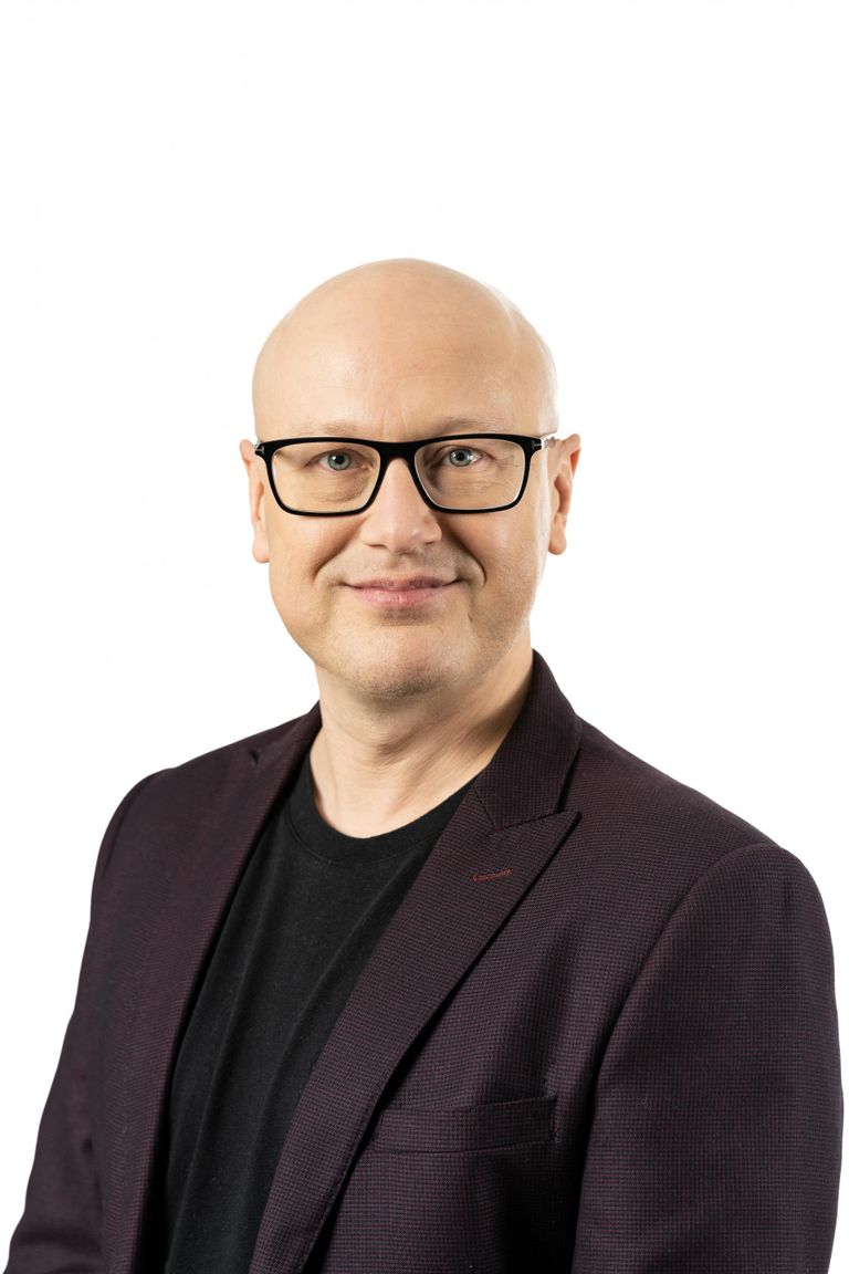 Silver Tambur, Kõigi Eesti kaasasutaja, ajakirjanik ja meediaettevõtja.