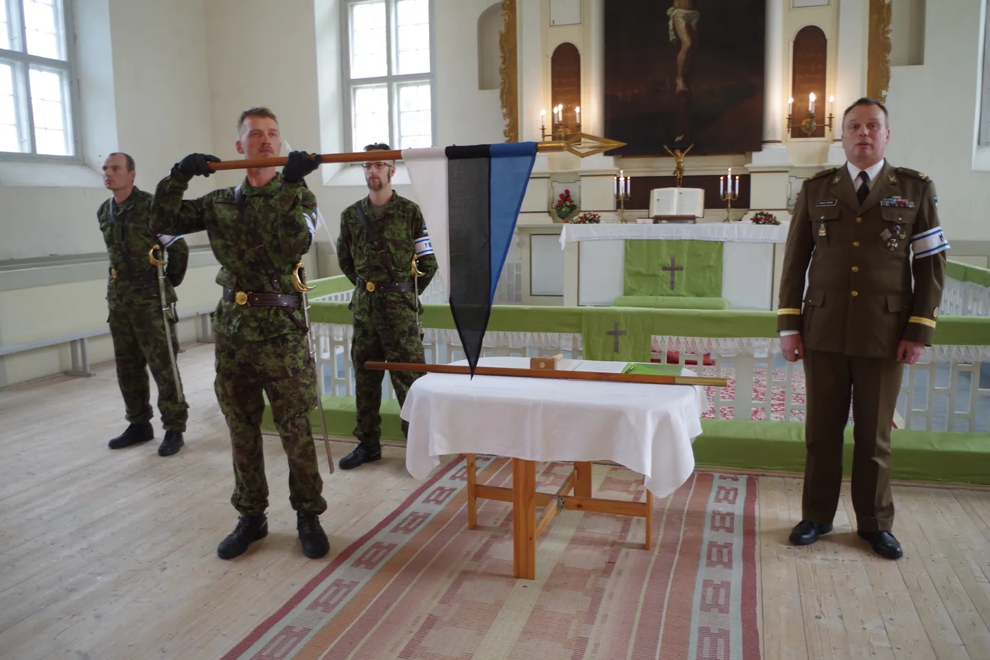 Rõuge kirikus õnnistati Kaitseliidu Võrumaa maleva ratsaüksuse lansetivimpel.