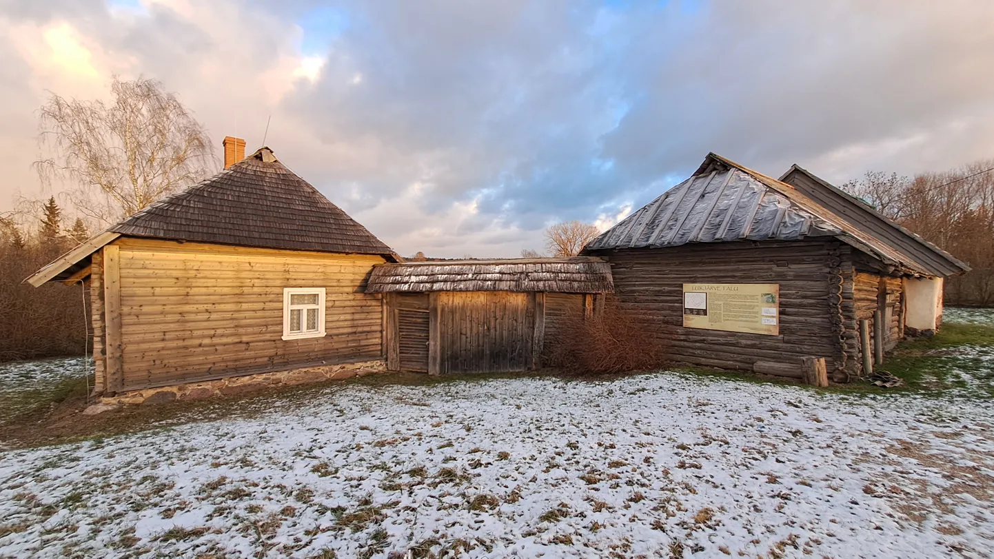 Koplioja, tuntud ka Luikjärve talu Tobrova külas on üks viimastest kindlustaludest Setomaal.