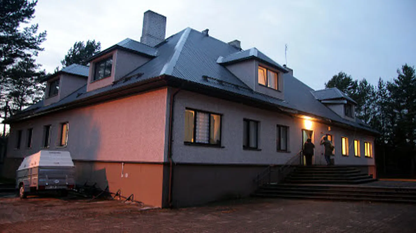 Varjupaigataotlejad on Illuka vallas Jaamakülas elanud tosin aastat. Tänavu esimesel poolaastal esitati Eestis 58 varjupaigataotlust. Mullu küsis rahvusvahelist kaitset 67 inimest.