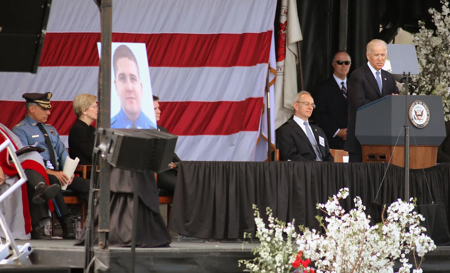 USA asepresident Joe Biden kõnelemas eile peetud Tsarnajevite tagaajamisel tapetud politseiniku matuseteenistusel.