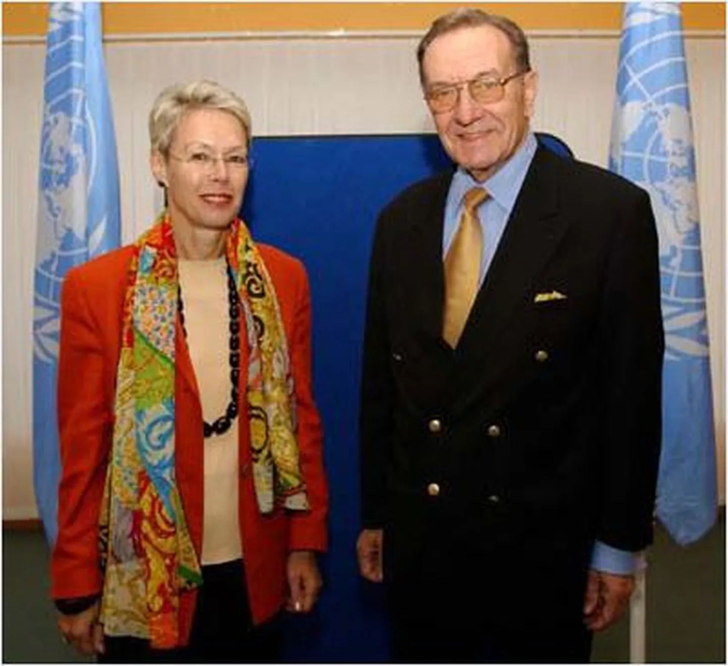 ÜRO vaatlusmissiooni Gruusias juhtinud Heidi Tagliavini koos Soome ekspeaministri Harri Holkeriga, kes oli maailmaorganisatsiooni eriesindaja Kosovos.