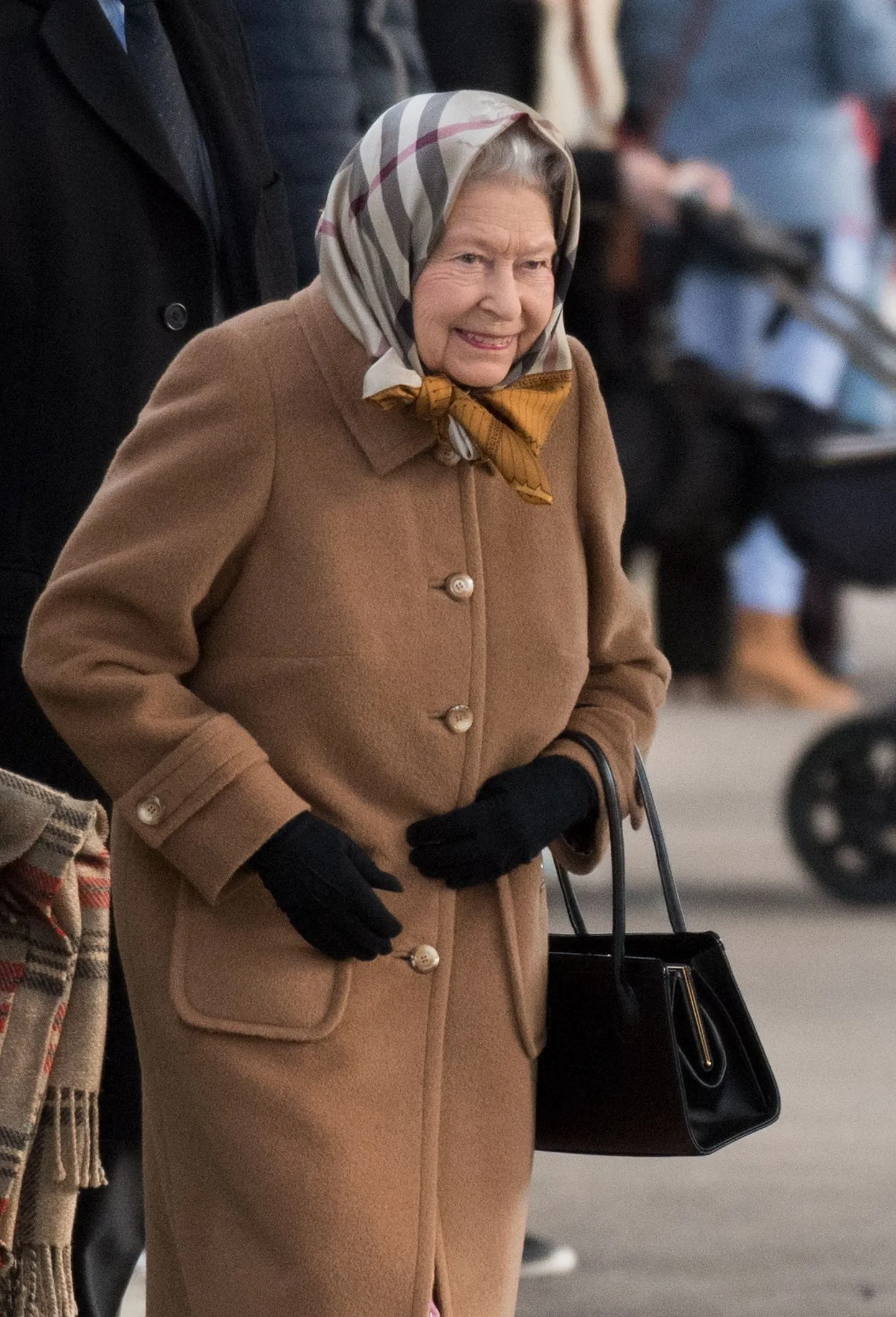 Kuninganna Elizabeth II jõulupuhkusel rongijaamas, detsember 2018.