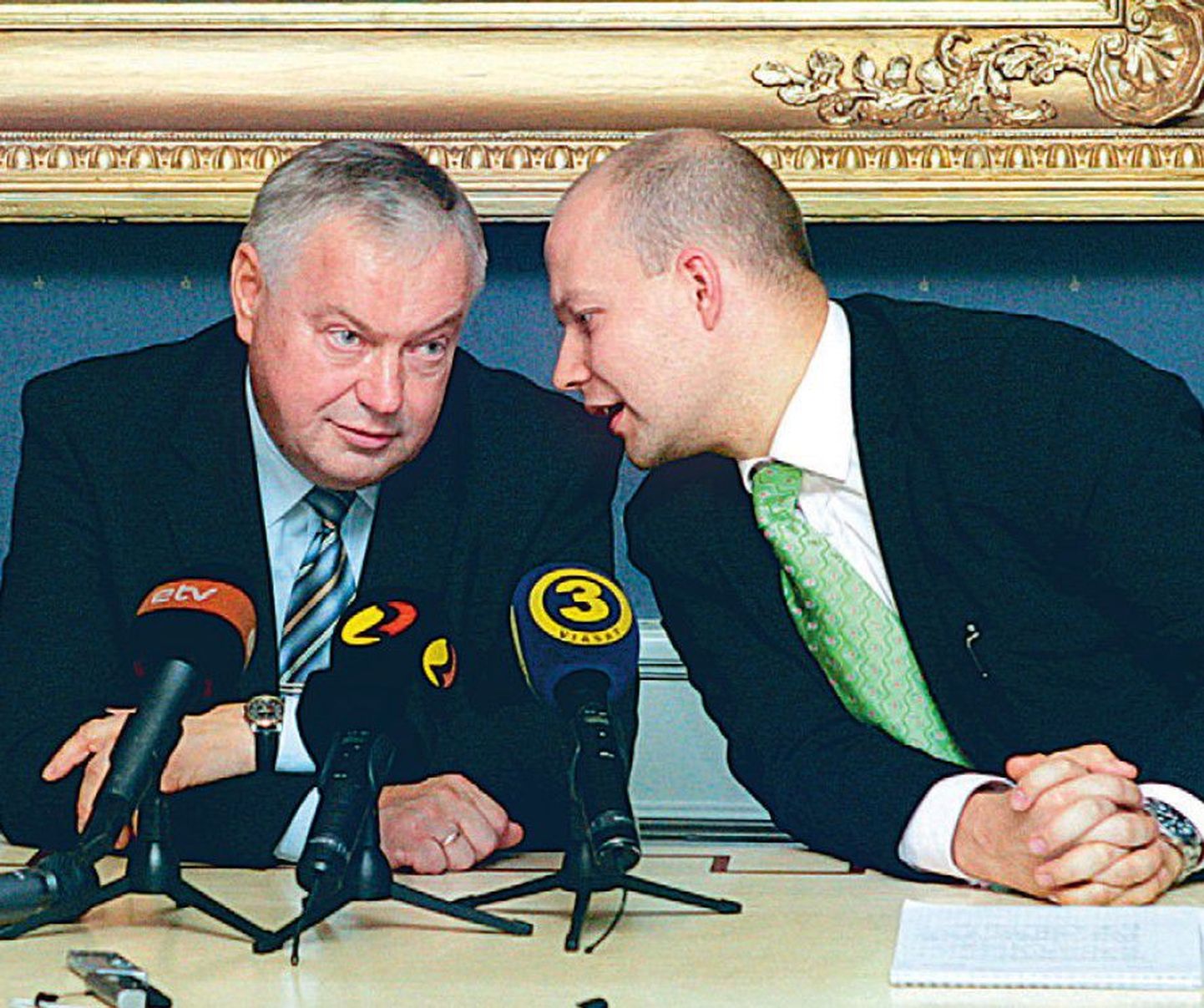 Rahvaliidu endine juht Villu Reiljan ja tema kaitsja maadevahetuse kriminaalasjas Tarmo Sild.