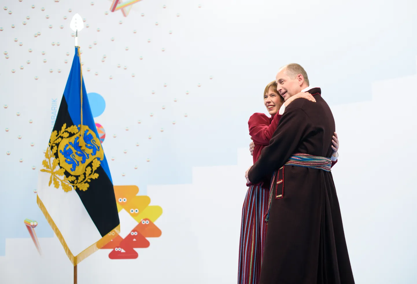 President Kersti Kaljulaid ja tema abikaasa Georgi-Rene Maksimovski.