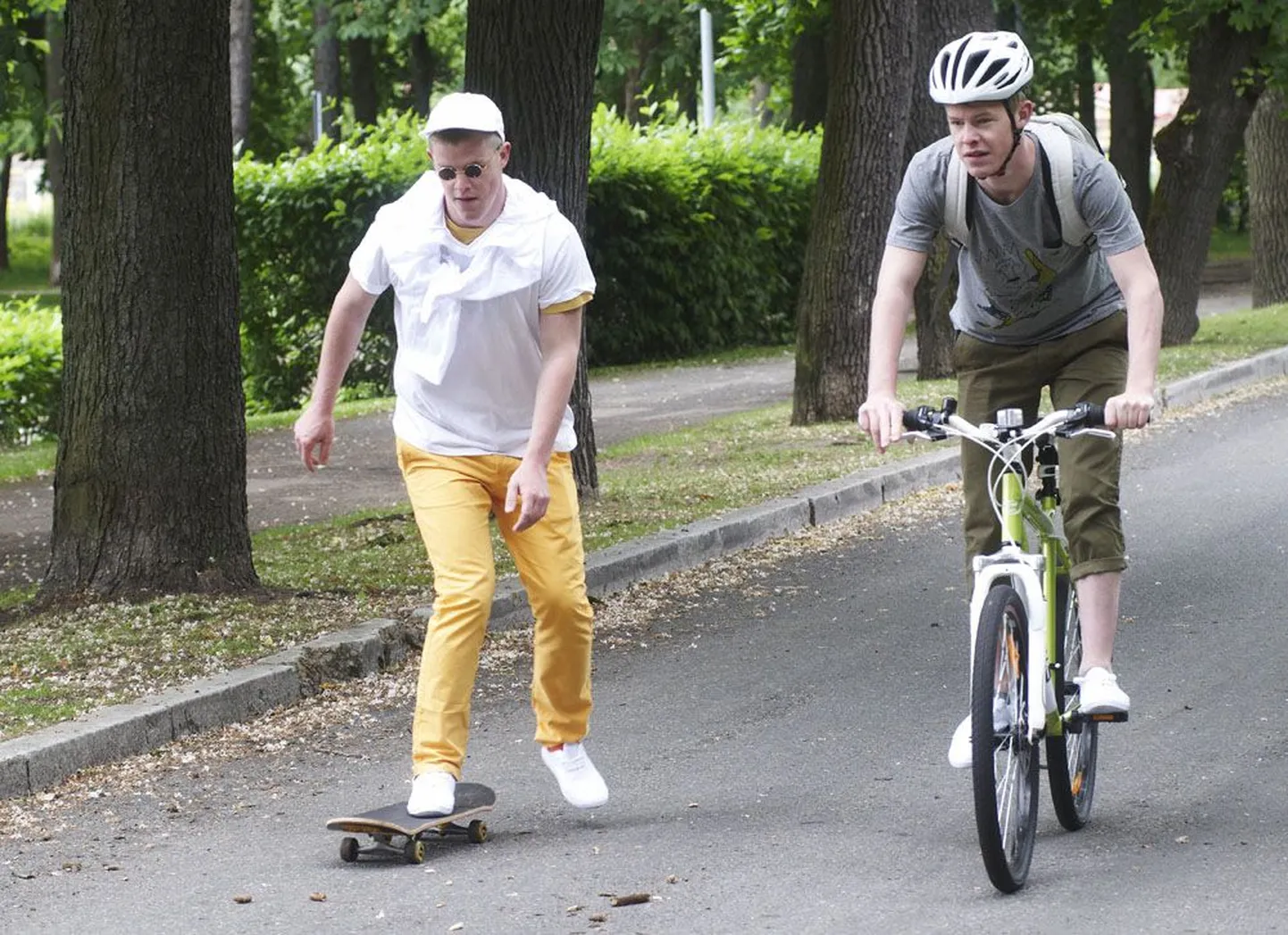 Rula ja Ratas vendadest näitlejate Priit ja Märt Piusi kehastuses viivad vaataja endaga koos liikluskeerisesse, aidates teadmisi kinnistada.