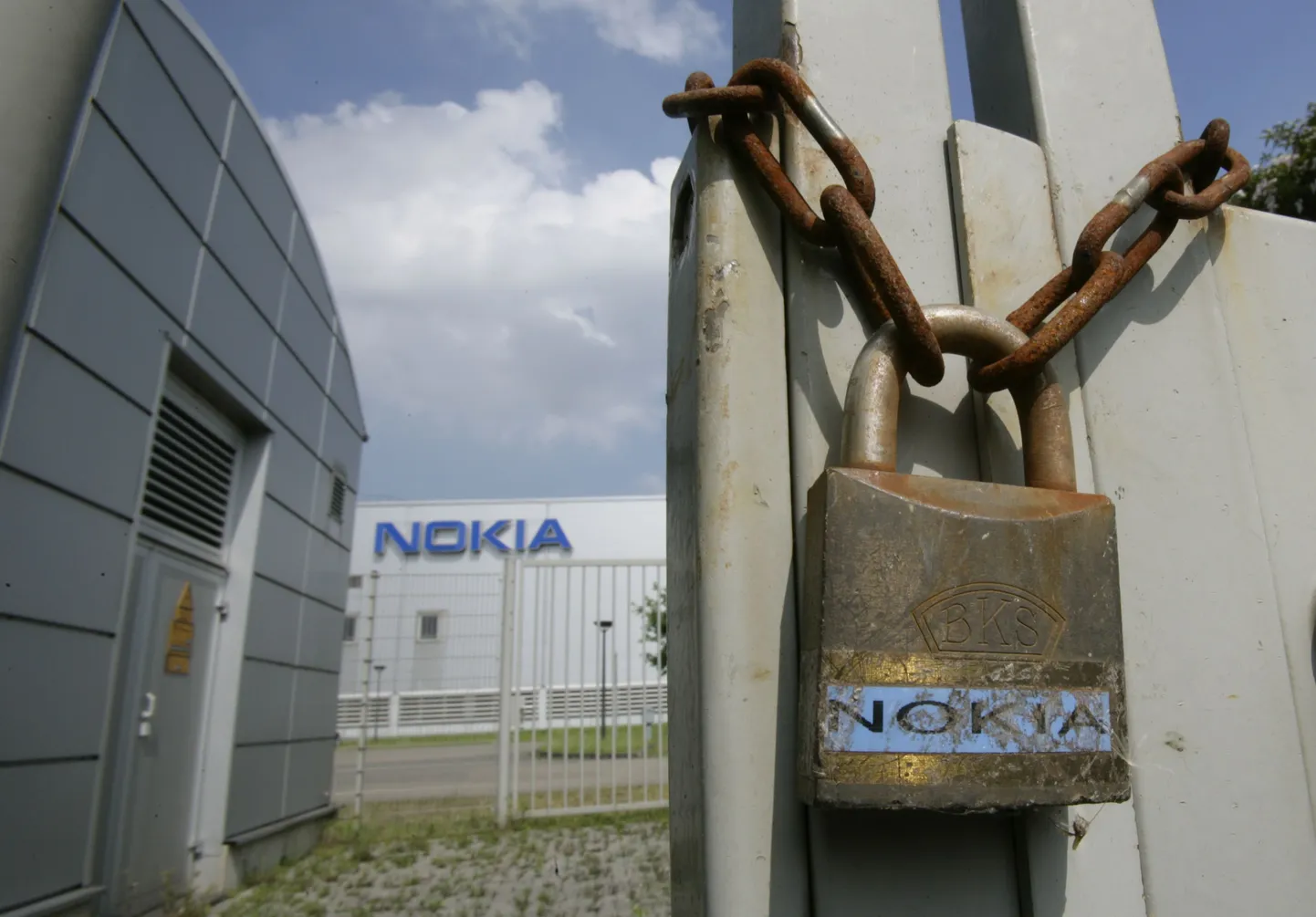 Tabalukk Nokia Bochumis asunud tehase väraval.
