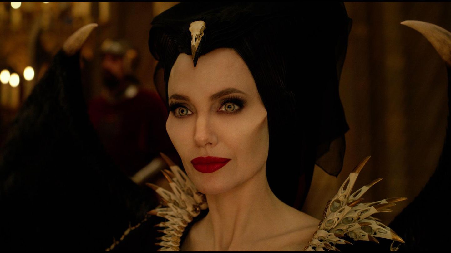 Angelina Jolie on Pahatari rollis ühtaegu hirmuäratav ja lummav.