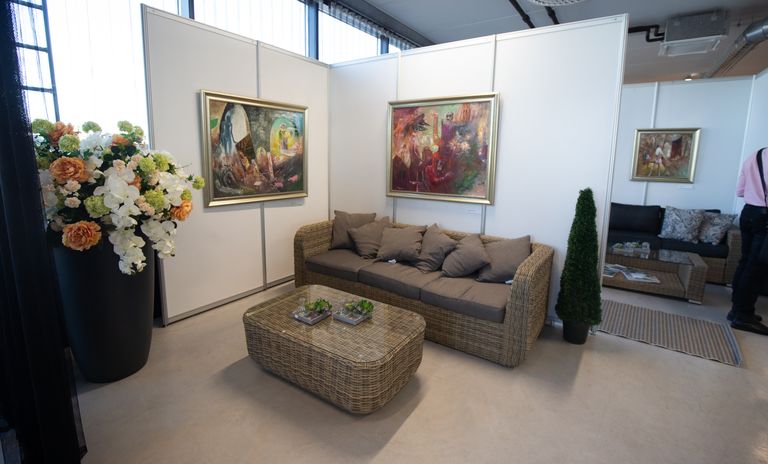 Mileedi lille-ja interjöörikeskuses on näha Edgar Valter suurejoonelised teosed.