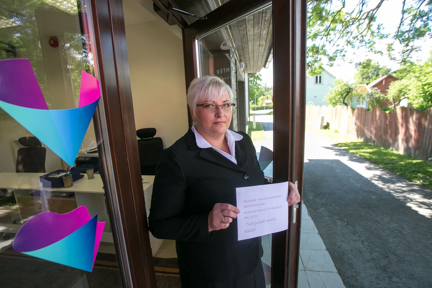 Epicenter Kinnisvara Paide kontoris teenindab kliente kinnisvara müügipartner Siiri Aru.