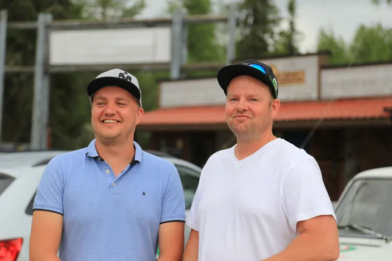 «Žiguliga maailma tippu» saatejuhid Kristjan Ojang ja Tiit Sukk.