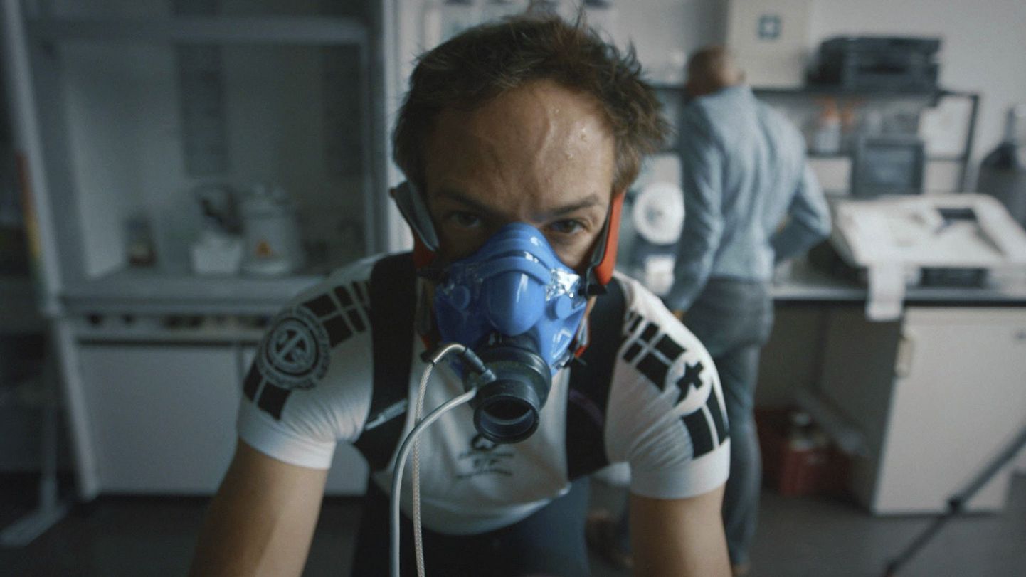 Bryan Fogeli eesmärk oli vändata dokumentaalfilm dopingu tarvitamisest, aga selle käigus paljastas ta Venemaa riikliku dopingusüsteemi.