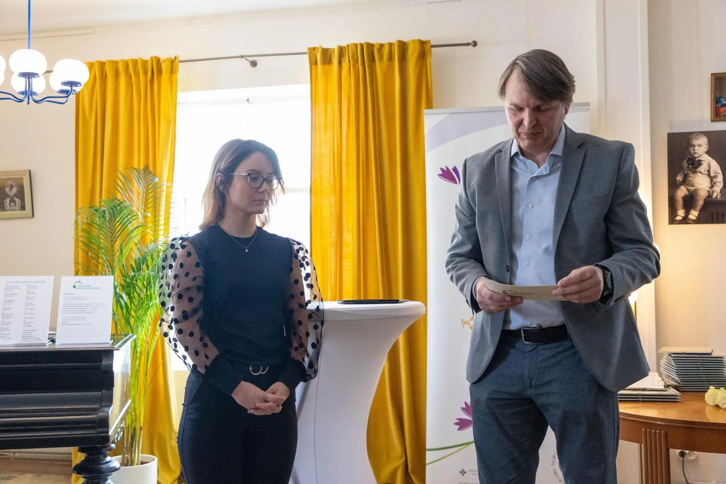 Anesteesiaõde Liisa Kredemann oli tunnustusest liigutatud ja ütles, et see andis palju eneseusku ja töötahet juurde. Järvamaa kogukonnafondi juhatuse esimees Valev Väljaots­ teab vägagi hästi, miks noore spetsialisti stipendium on noortele oluline.