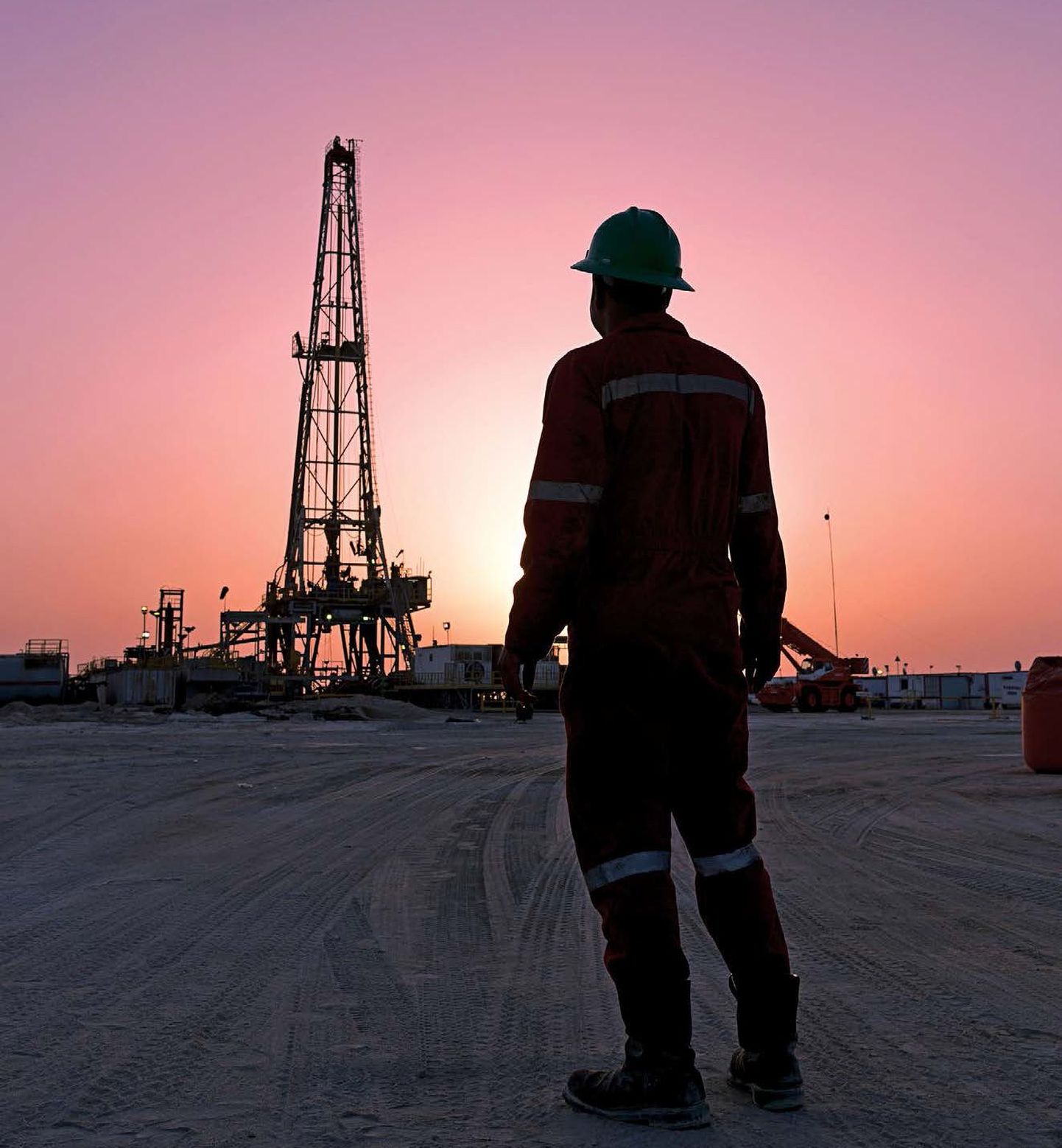Naftapuurtorni ehitus Saudi Araabias.