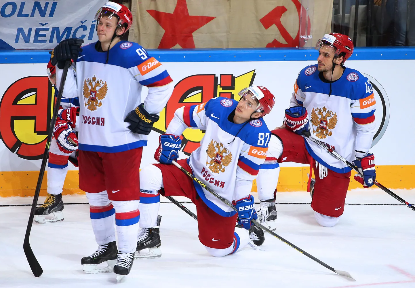 Venemaa hokikoondise mängijad pärast kaotust Kanadale.