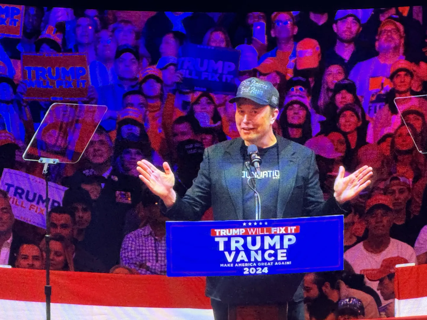 Tesla juht Elon Musk Donald Trumpi presidendikampaania üritusel