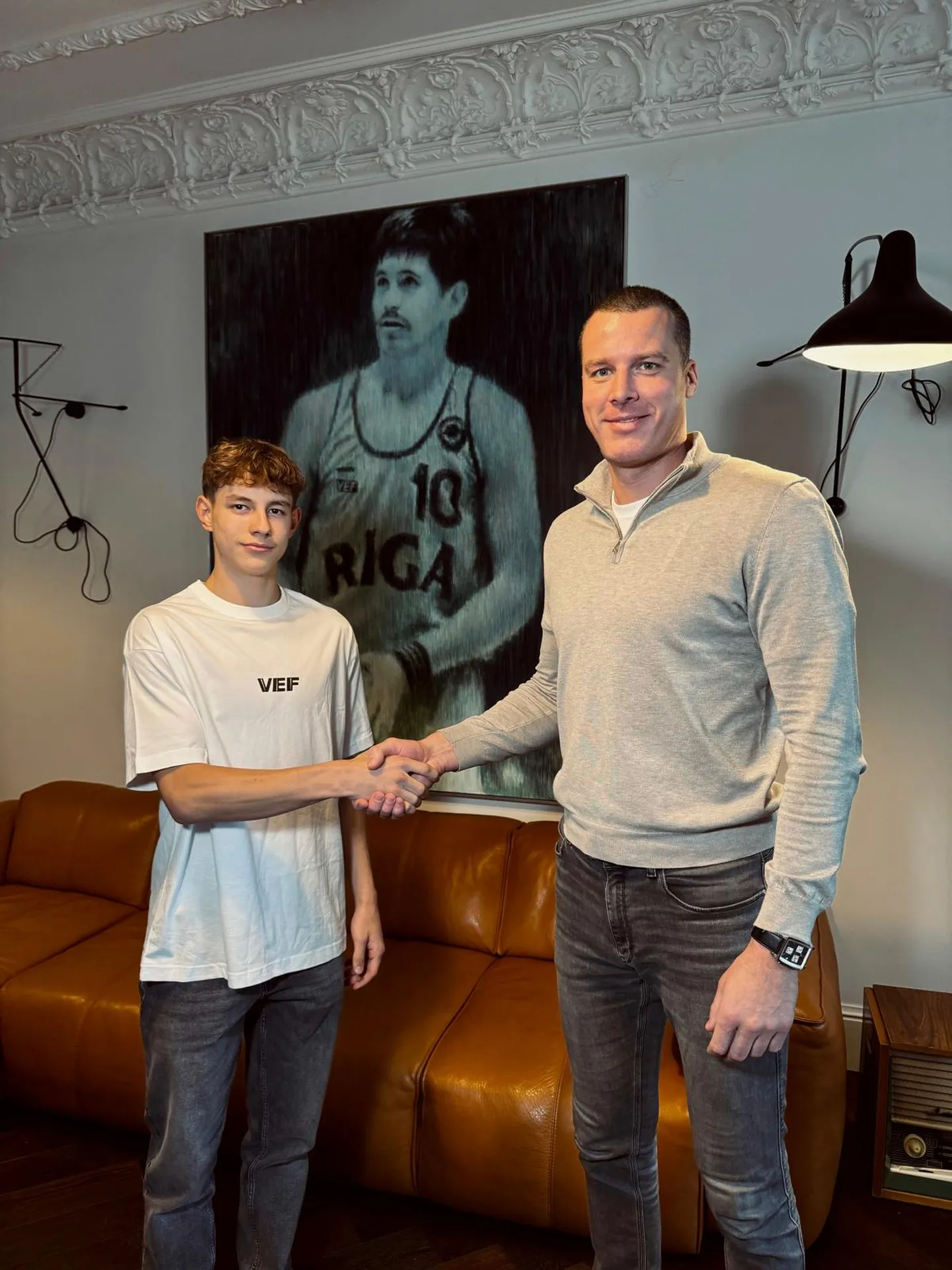 Basketbolists Tomass Latiševs un "VEF Rīga" komandas prezidents Gatis Jahovičs
