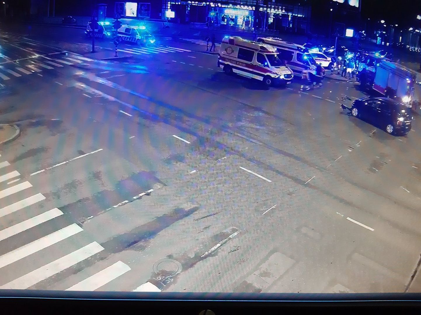 Liiklusõnnetus Tallinnas Stockmanni ristmikul.