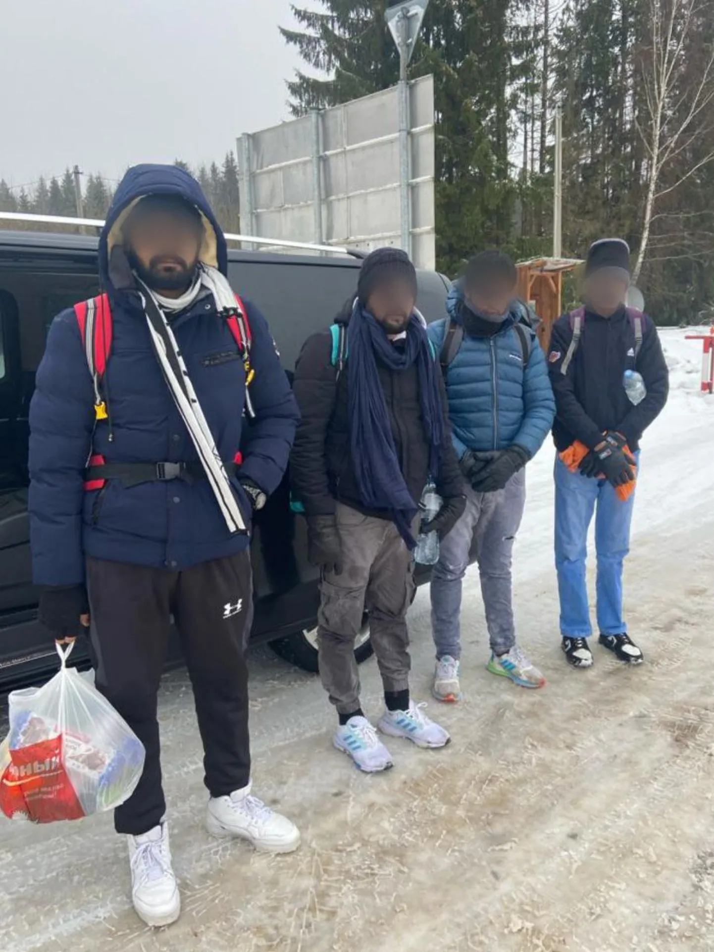 Petseri lähistel kinni peetud ebaseaduslikud piiriületajad.