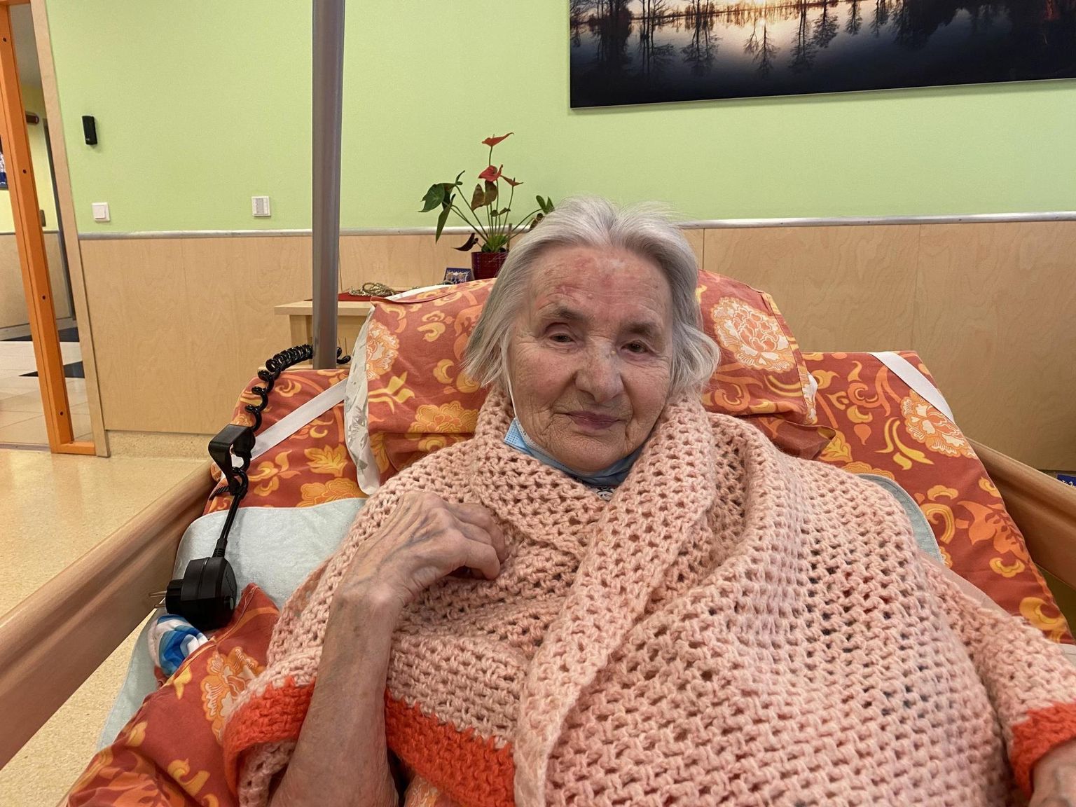 93-летняя Сальме Сиймискер объявила голодовку, поскольку была недовольна введением ограничений.