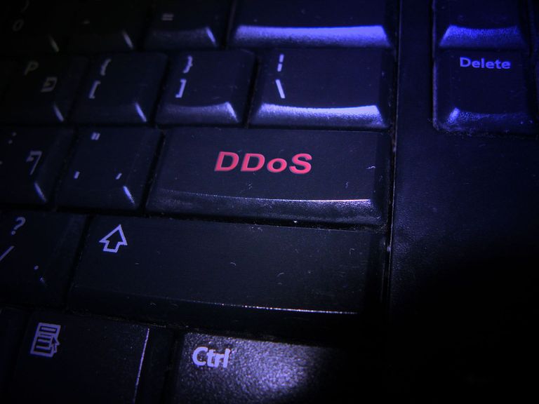 DDoS rünnaku võib tõesti käivitada vaid mõne klahvivajutusega, mis aktiviseerib ründearvutid üle maailma. See küberkurjategijate teenus ei maksa isegi kuigi palju.