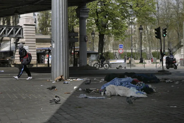 Lisaks tuaelettide nappusele ärritab pariislasi üha enam tänaval vedelev prügi.