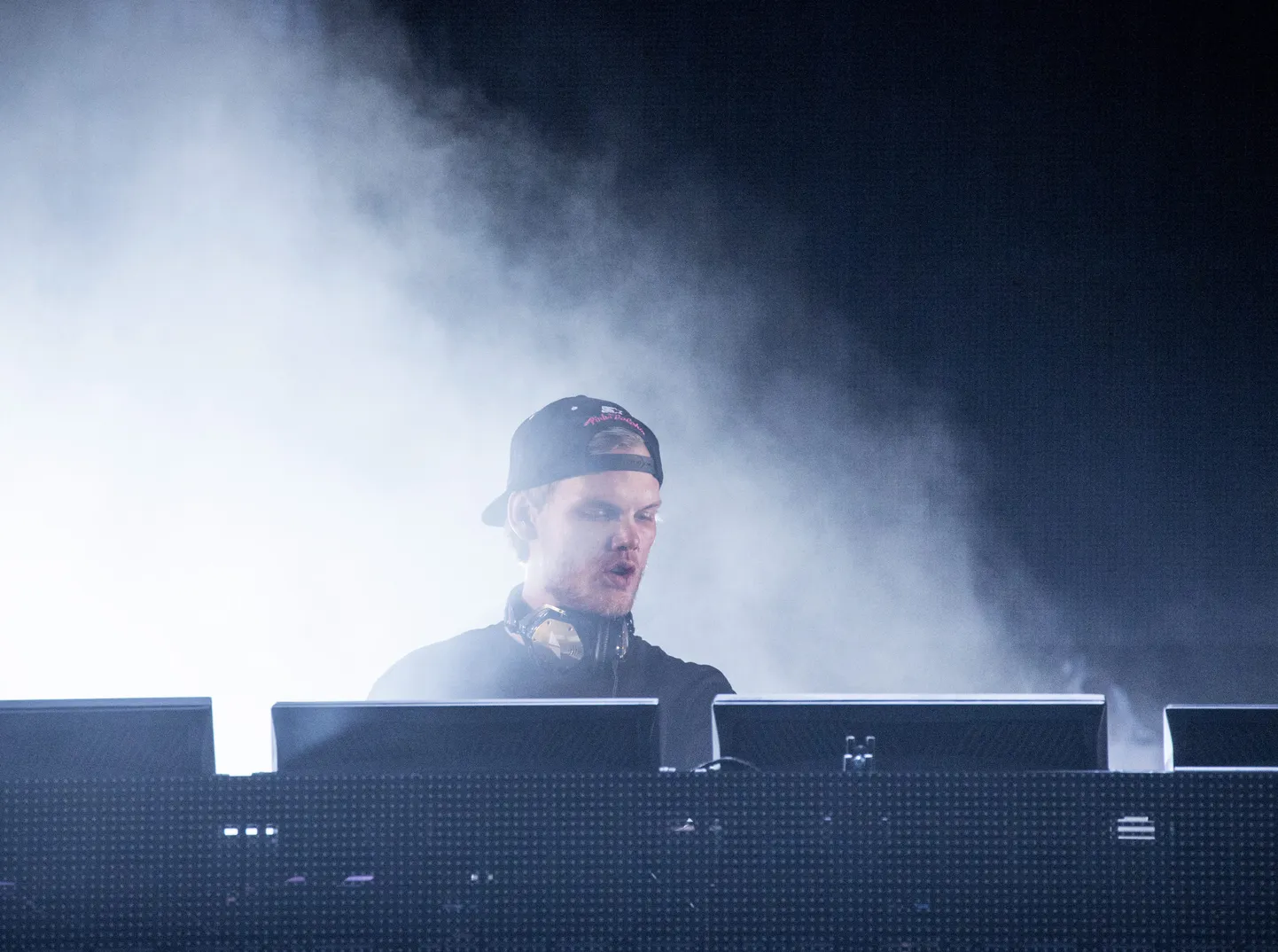 Avicii suri 20. aprillil