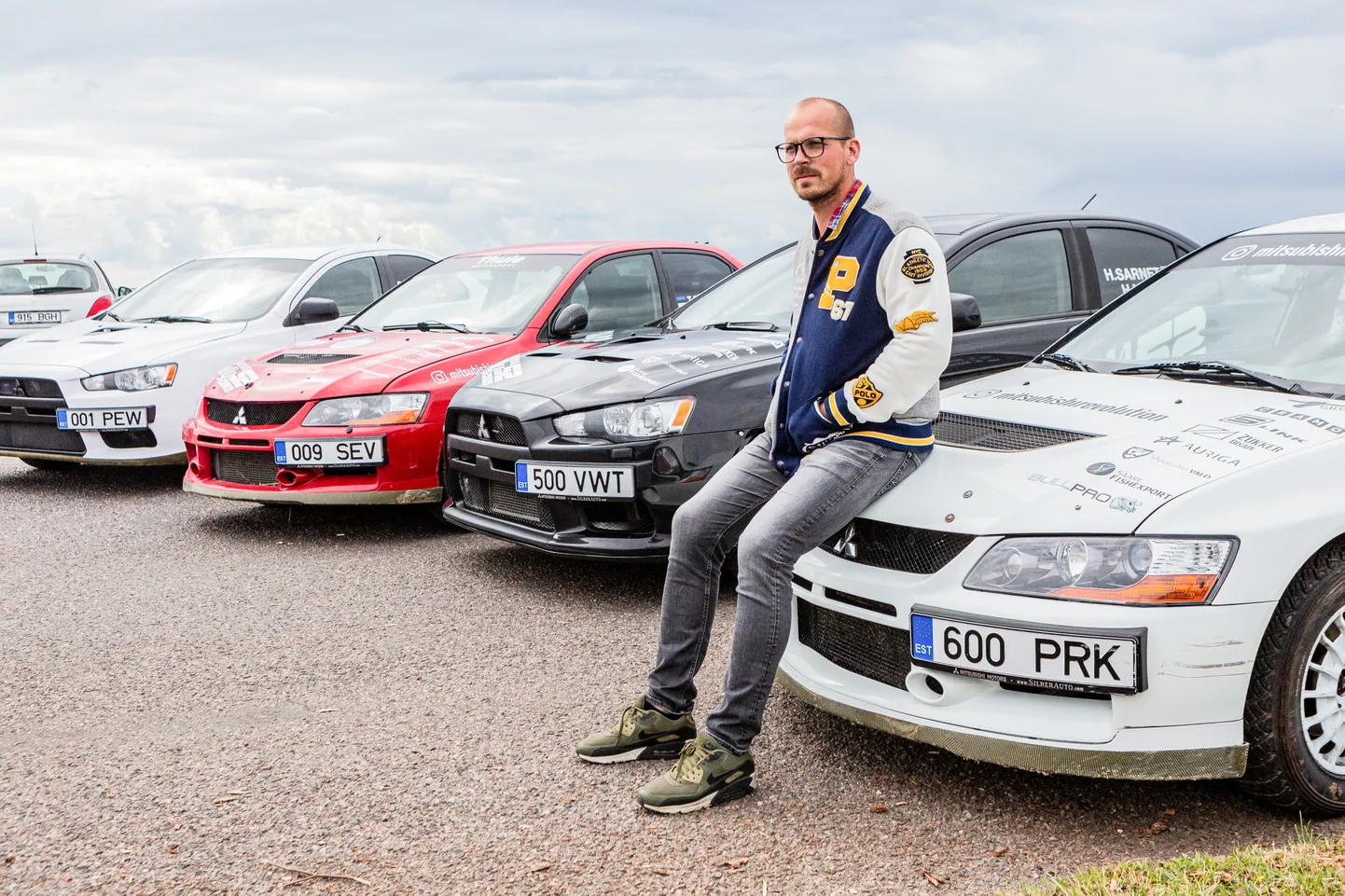 TOETAVAD: Rahvarallile paneb õla alla ka MitsubishiRevolution, mille algataja on Lauri Kotkas.