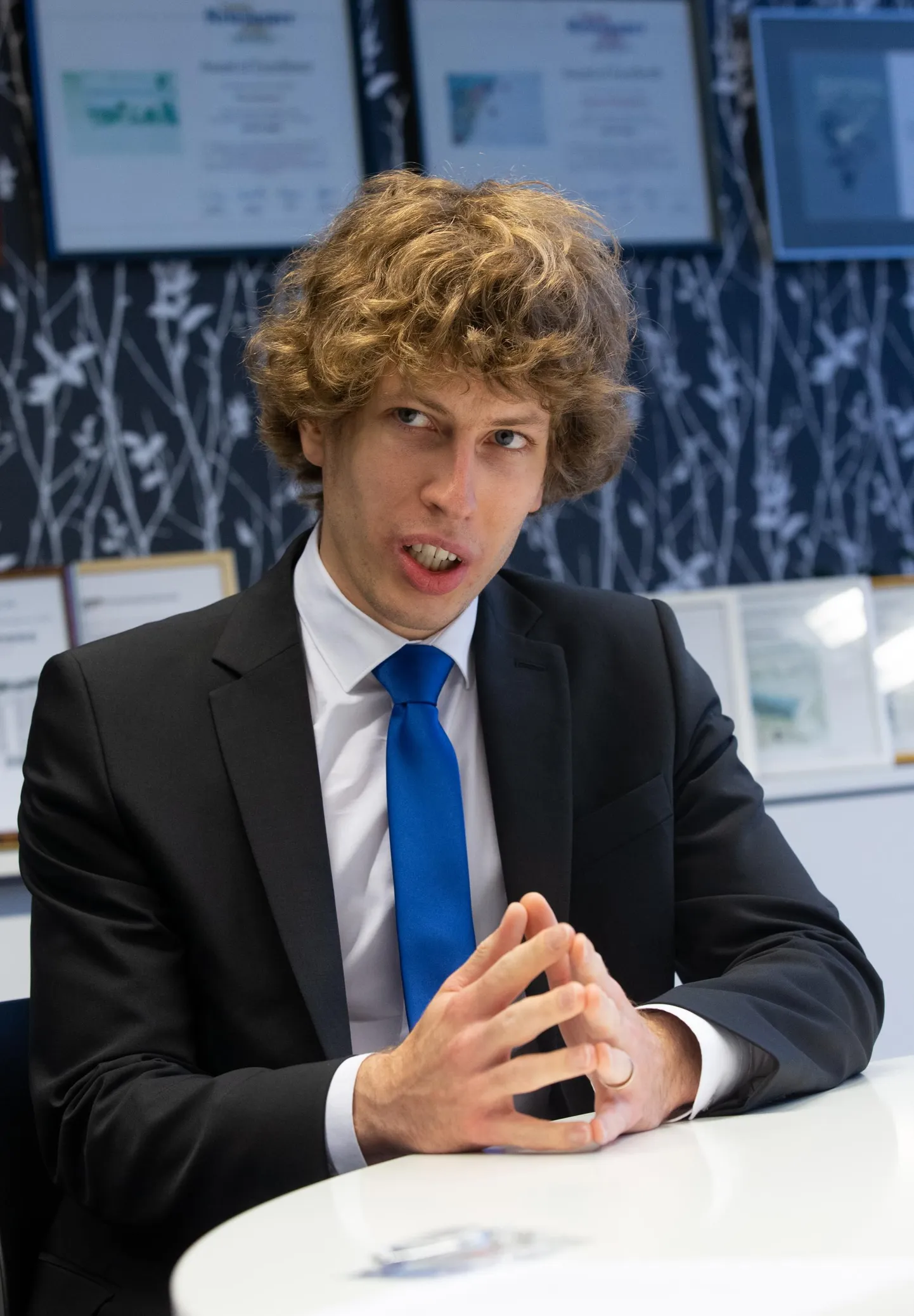 Sotsiaalminister Tanel Kiik on täna Viljandimaal.