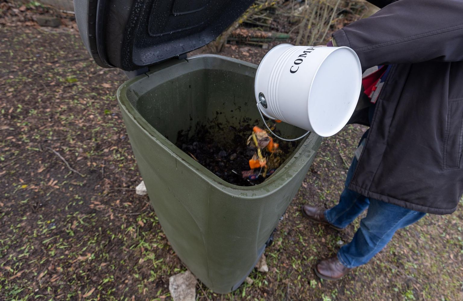 Alates 1. aprillist ei tohi biojäätmed enam olmeprügi hulka sattuda, vaid tuleb panna kas eraldi konteinerisse või kohapeal kompostida.