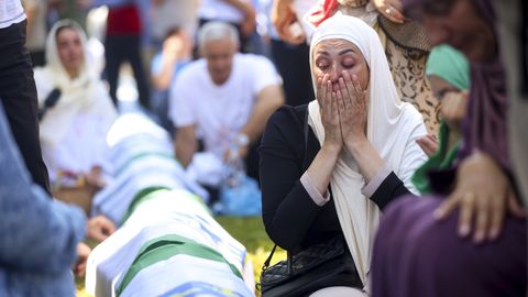 29 aastat hiljem ⟩ Srebrenicas matavad lähedased endiselt genotsiidi ohvreid