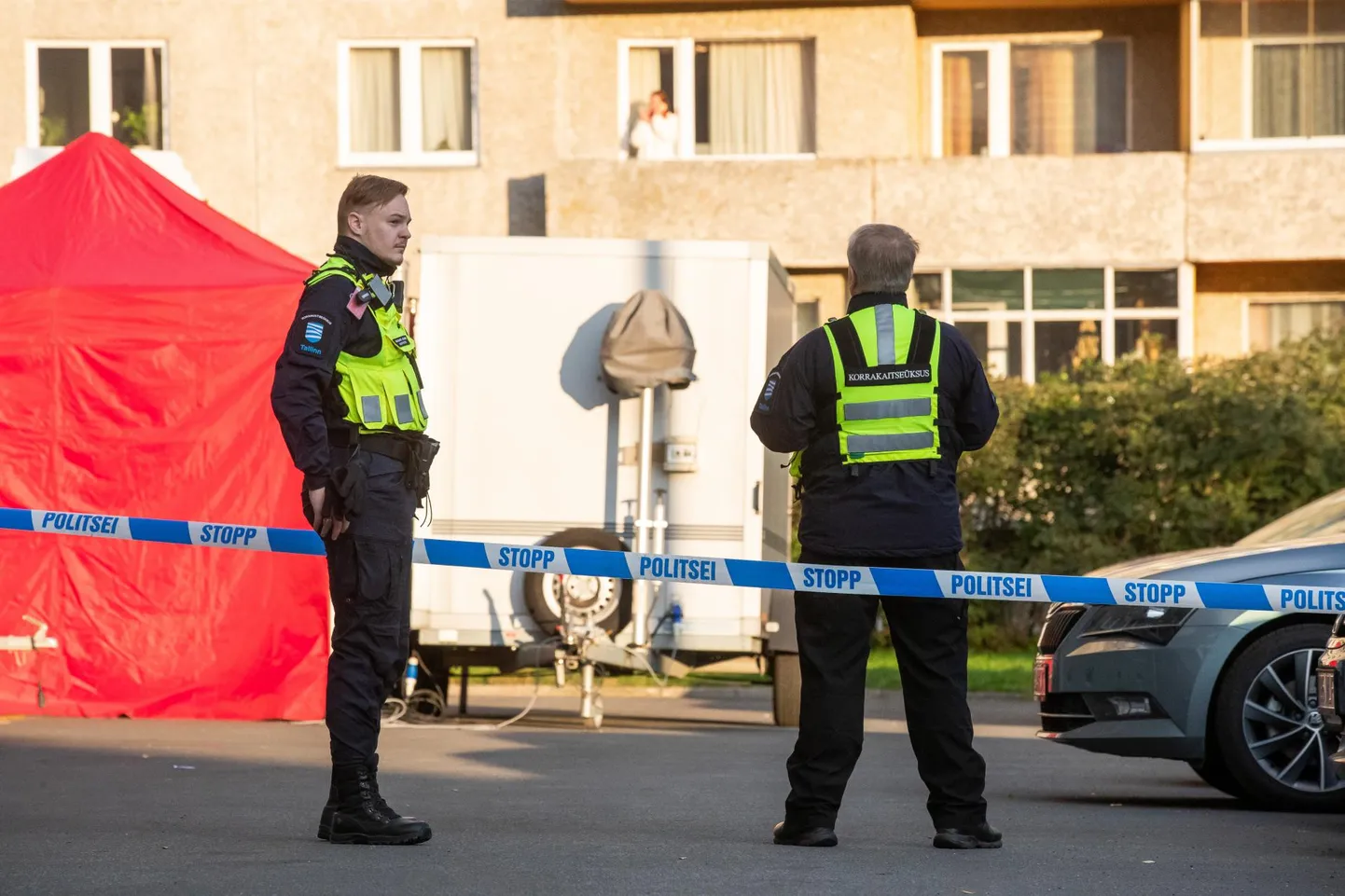 Kapo lõpetas oma teisipäeval alanud töö Õismäe tee 64 majas alles eile hommikul.