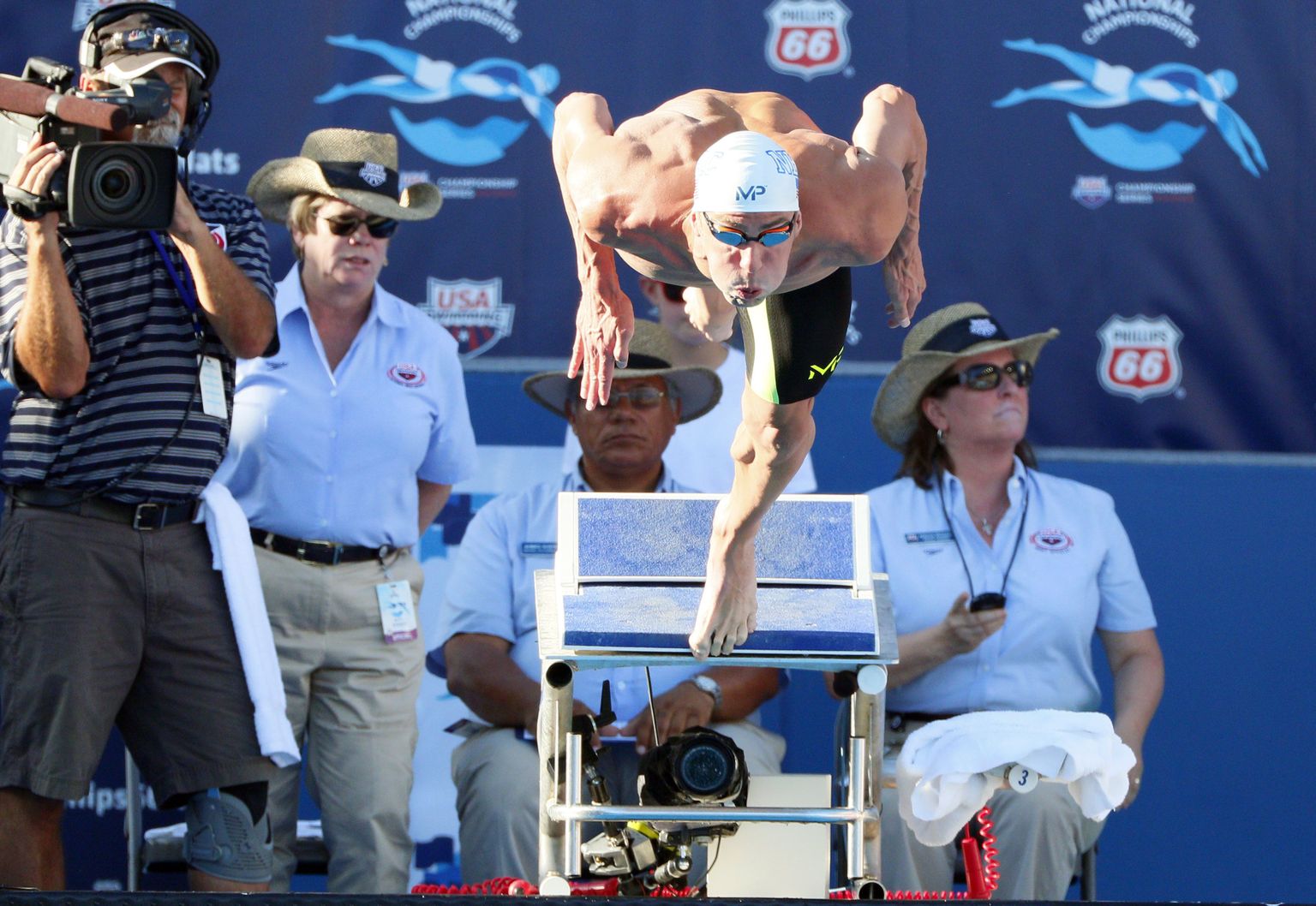 Michael Phelps alustamas teekonda 200 m kompleksujumise USA meistritiitli poole.