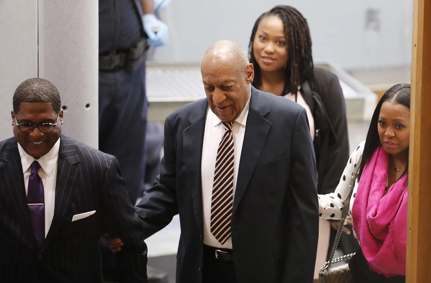 Bill Cosby 5. juunil Pennsylvanias, Montgomery maakonna kohtumajas