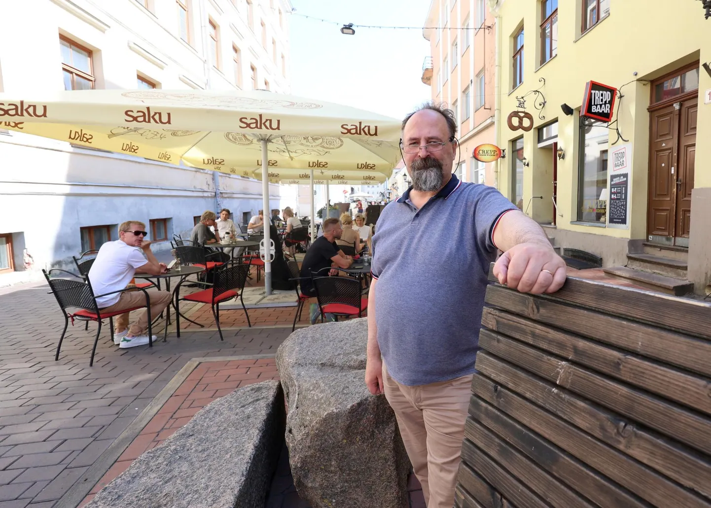 Politoloogi, õlleentusiasti ja ettevõtja Karmo Tüüri sõnul on Tartul see suur boonus, et siin pole tekkinud Tallinna raeplatsiefekti ehk piirkonda, kuhu kohalikel meeletult kõrgete hindade tõttu asja ei ole.