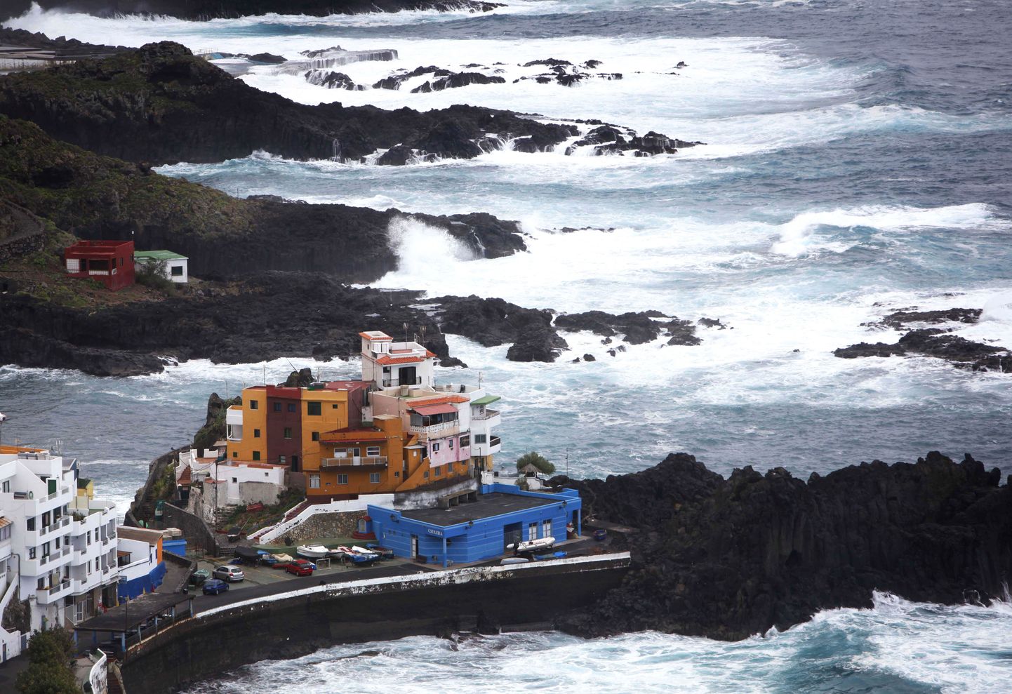 Veebruari keskpaik Tenerifel Bajamari rannikul.