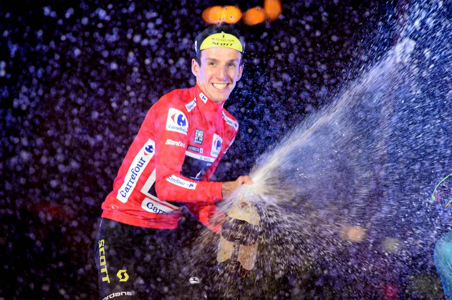 Simon Yates pritsib elus esimest korda suurtuuri võitjana šampanjat. Tuleb selliseid hetki veel?