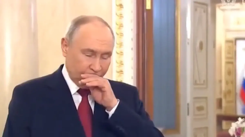 В России шестую неделю подряд снижается рейтинг диктатора