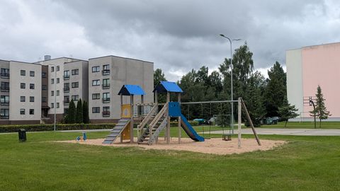 Õnnetu Paide vanaema: mänguväljakul pole kusagil istuda