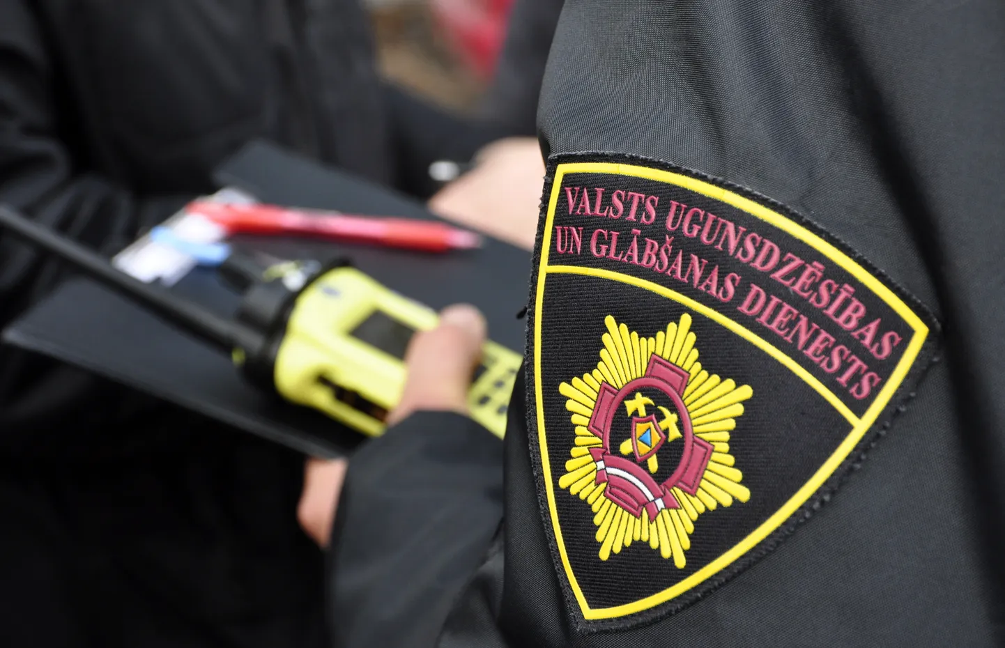 Daugavpilī notiek mācības operatīvajiem dienestiem, kurās tiek imitēta avārija SIA "Latvijas propāna gāze" gāzes uzpildes stacijā Jelgavas
ielā.