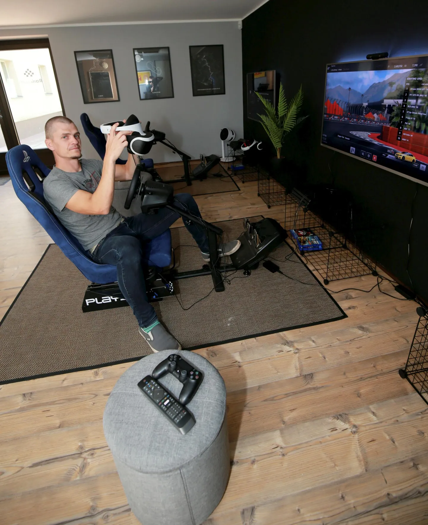 Virtuaalreaalsuses rallisõite pakkuva Ralliruumi üks asutaja Taavi Piiper ütles, et alguses võtab virtuaalreaalsuse prillidega harjumine aega. Mõnel mängijal võib läbi prillide vaatamine ajada südame natuke pahaks, seda juhtub nooremate inimestega vähem kui vanematega.