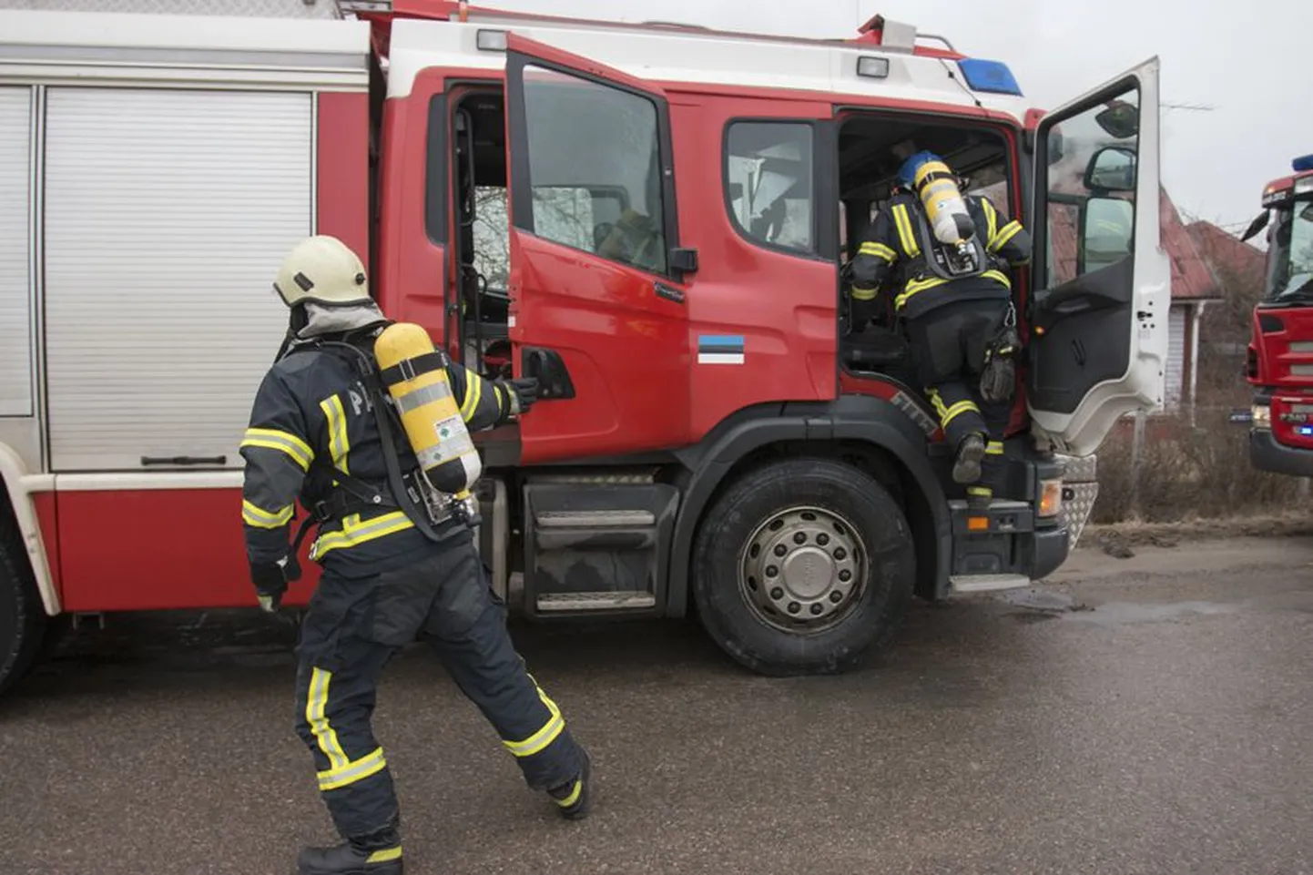 Teisipäeval Jakobsoni koolis päästjatele õnneks tööd ei leidunud. Tuletõrjealarmi tööle pannud paharet aga sundis kogu koolipere tükiks ajaks õue külma kätte. Foto on illustreeriv.