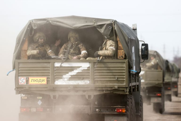 Vene sõdurid 24. veebruaril Krimmis liikumas Perekopi maakitsuse suunas, mis ühendab Krimmi poolsaart Ukraina mandriosaga