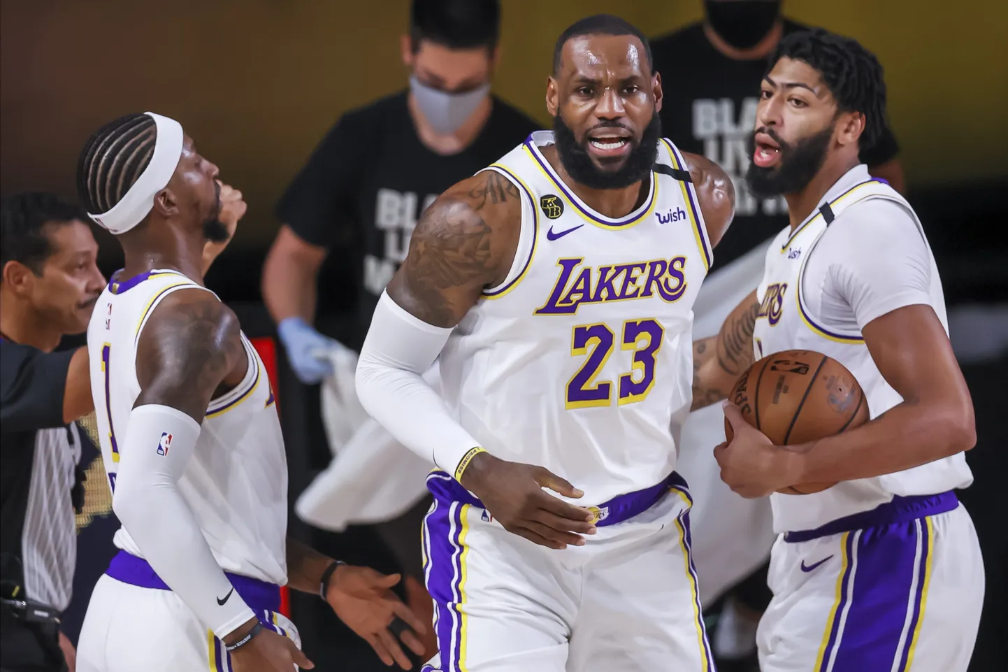 Los Angeles Lakersi mängijad (vasakult): Kentavious Caldwell-Pope, LeBron James ja Anthony Davis.