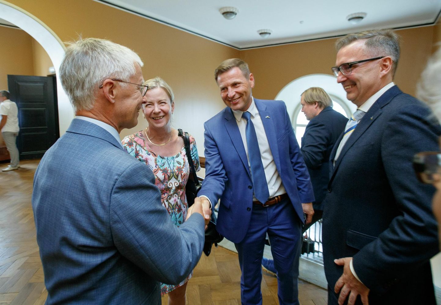 Riigikogu kiitis 6. juulil 2022 heaks Soome ja Rootsi NATOga ühinemise protokollid. Soome suursaadik Timo Kantola ja Rootsi suursaadik Ingrid Tersman ning ministrid Hanno Pevkur ja Andres Sutt.